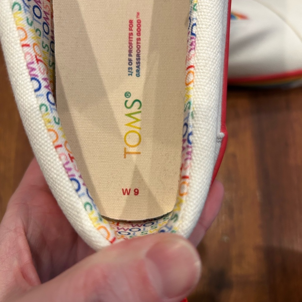 Toms Alpargata Fenix Rainbow Sneakers Shoes LGBTQ+ Cream Women’s 9 Pride - Picture 7 of 7